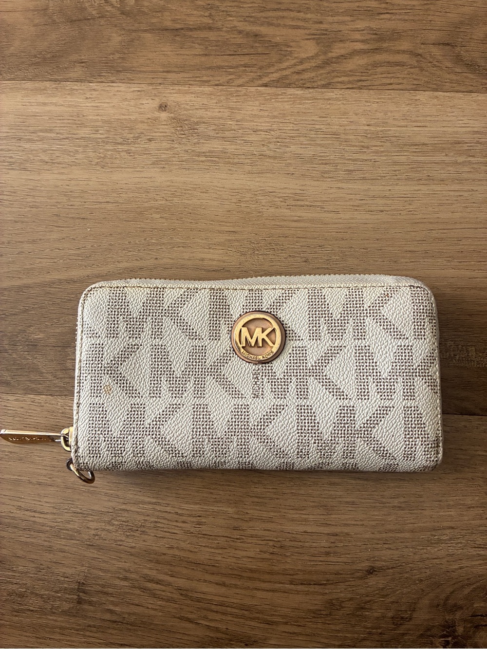 Michael Kors Jet Set Travel Vanilla MK Zip-Around Continental Wallet